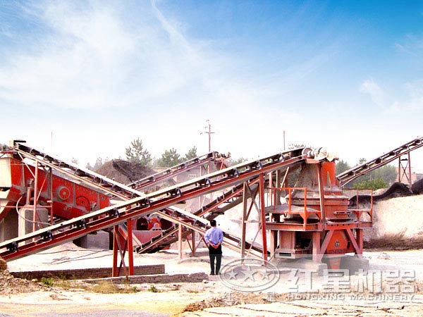 河卵石制沙機生產現(xiàn)場