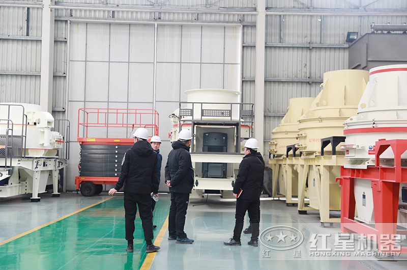 客戶來(lái)廠考察石英砂加工設(shè)備 客戶來(lái)廠考察石英砂加工設(shè)備