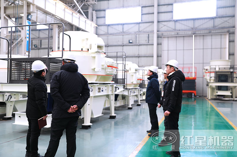 客戶來(lái)廠考察制砂設(shè)備 客戶來(lái)廠考察制砂設(shè)備