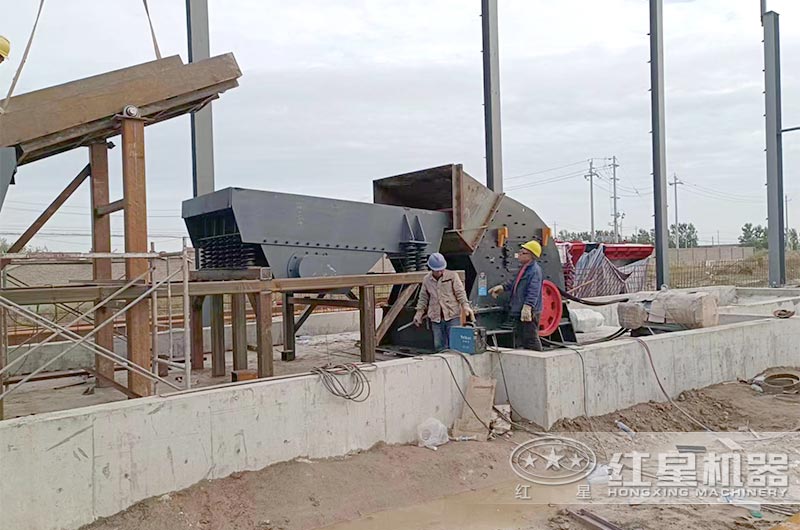 PCX錘式整形破碎機現(xiàn)場