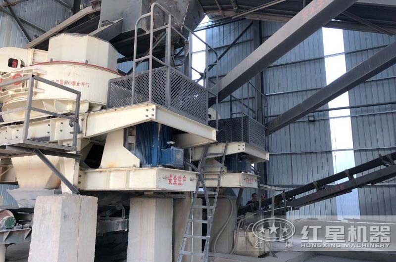 立軸沖擊式制砂機現(xiàn)場 立軸沖擊式制砂機現(xiàn)場