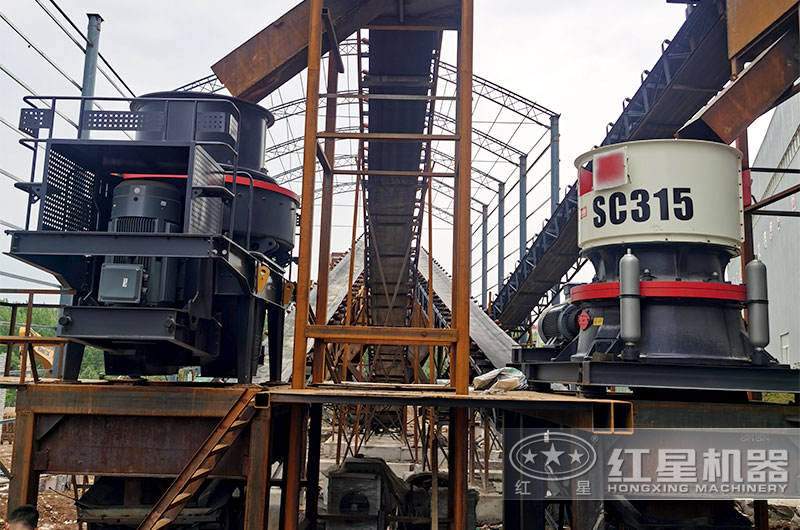 圓錐破碎機(jī)與沖擊式破碎機(jī)合作加工現(xiàn)場 圓錐破碎機(jī)與沖擊式破碎機(jī)合作加工現(xiàn)場