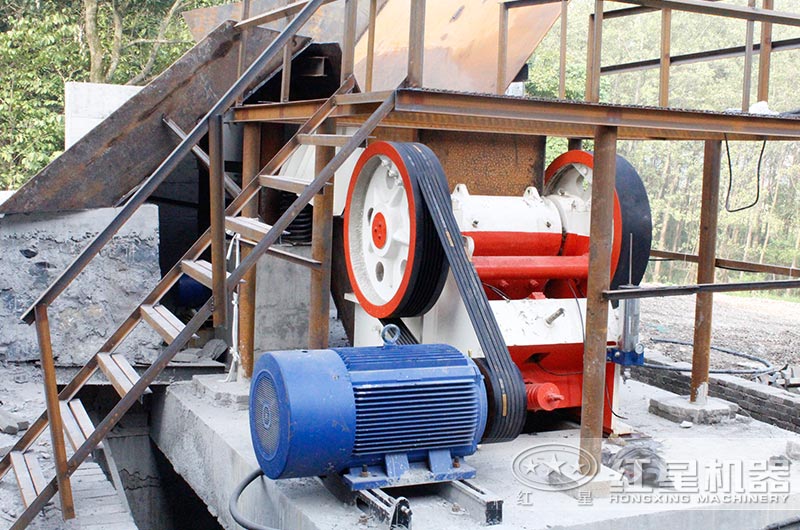 時產(chǎn)100噸混凝土碎石生產(chǎn)線現(xiàn)場實拍 時產(chǎn)100噸混凝土碎石生產(chǎn)線現(xiàn)場實拍