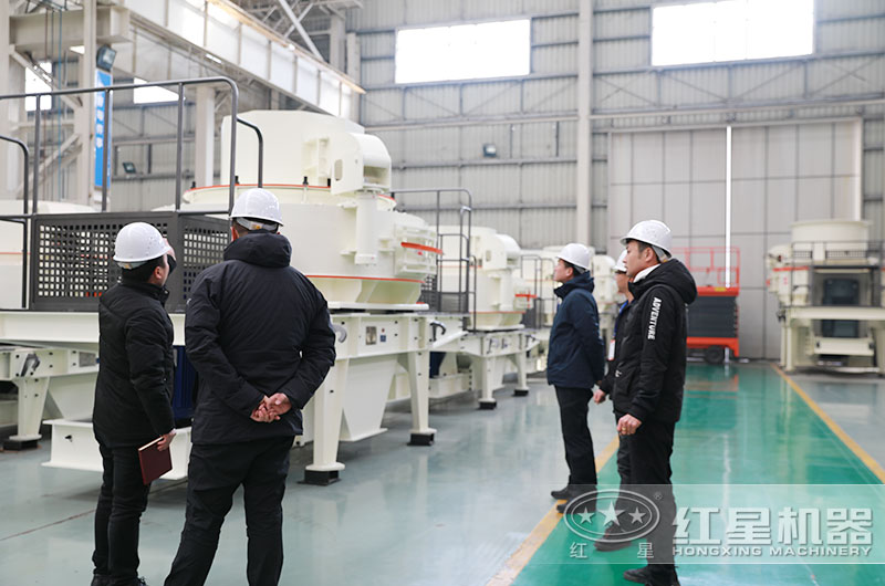 客戶來廠考察機(jī)制砂生產(chǎn)線設(shè)備 客戶來廠考察機(jī)制砂生產(chǎn)線設(shè)備