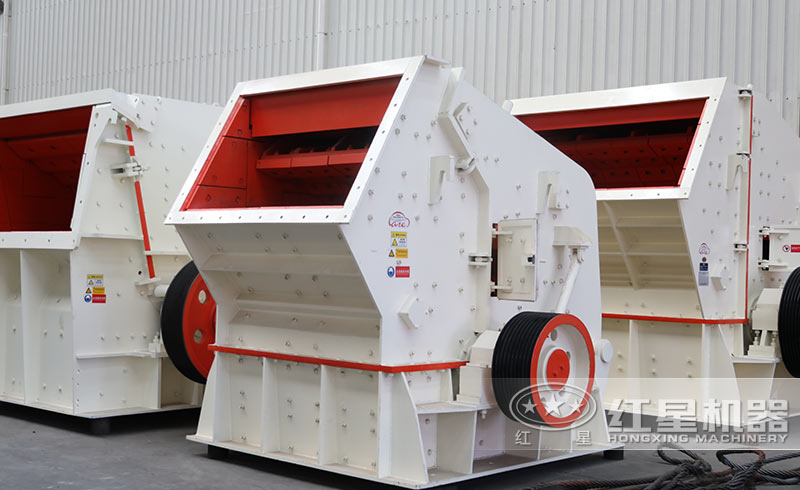 反擊式破碎機(jī)車(chē)間實(shí)拍圖 反擊式破碎機(jī)車(chē)間實(shí)拍圖