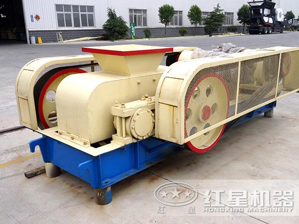 對輥式破碎機(jī) 對輥式破碎機(jī)