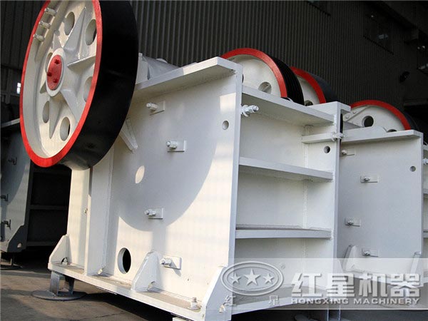 鄂式破碎機(jī)展示 鄂式破碎機(jī)展示