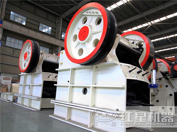 細(xì)碎顎式破碎機(jī) 細(xì)碎顎式破碎機(jī)