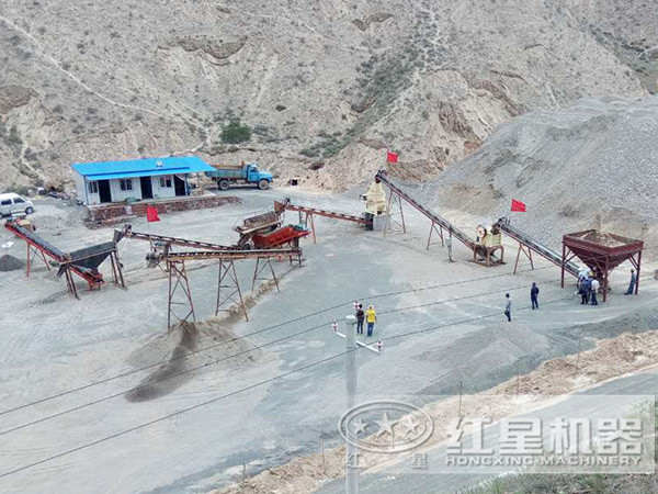 砂石生產(chǎn)現(xiàn)場(chǎng) 砂石生產(chǎn)現(xiàn)場(chǎng)