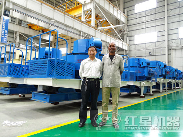 客戶到紅星機(jī)器參觀設(shè)備