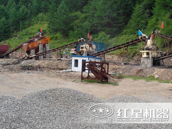 湖南婁底制砂生產(chǎn)線現(xiàn)場 湖南婁底制砂生產(chǎn)線現(xiàn)場