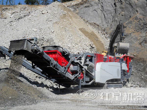 履帶式移動破碎站作業(yè)現(xiàn)場 履帶式移動破碎站作業(yè)現(xiàn)場