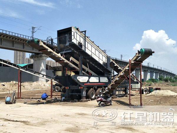 移動振動篩應(yīng)用現(xiàn)場 移動振動篩應(yīng)用現(xiàn)場