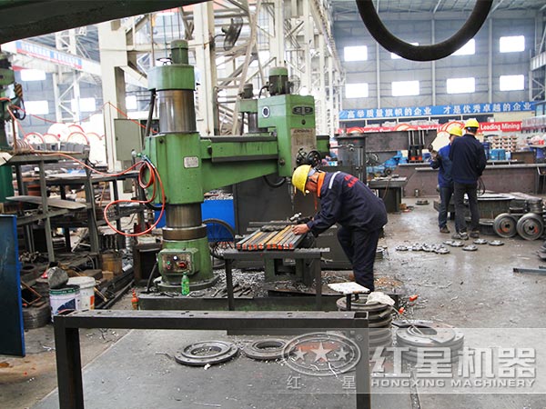 河南紅星機(jī)器生產(chǎn)車間 河南紅星機(jī)器生產(chǎn)車間