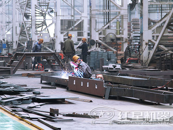 紅星花崗巖制砂機生產(chǎn)車間 紅星花崗巖制砂機生產(chǎn)車間