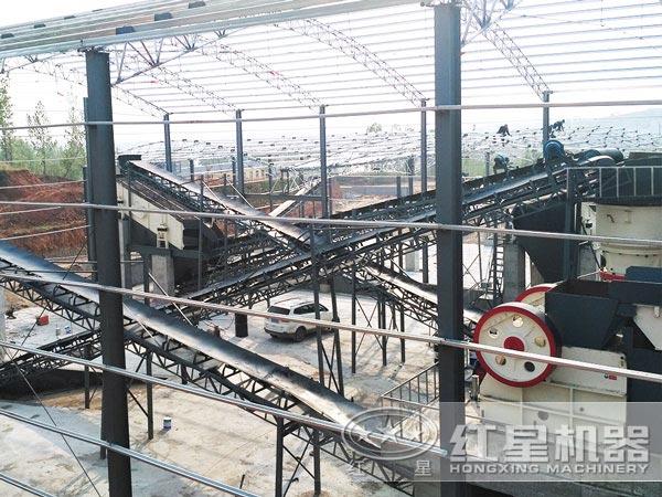 大型石子破碎機(jī)生產(chǎn)線現(xiàn)場(chǎng) 大型石子破碎機(jī)生產(chǎn)線現(xiàn)場(chǎng)