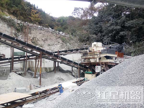 時(shí)產(chǎn)200噸米石制砂機(jī)作業(yè)現(xiàn)場(chǎng)