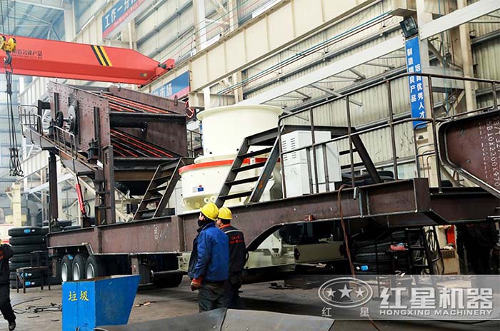 紅星移動式花崗巖制砂機生產(chǎn)車間 紅星移動式花崗巖制砂機生產(chǎn)車間