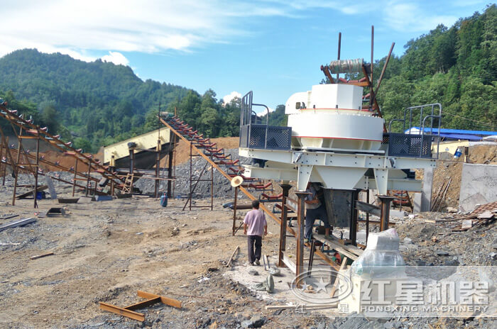 鵝卵石打沙機(jī)安裝現(xiàn)場(chǎng) 鵝卵石打沙機(jī)安裝現(xiàn)場(chǎng)