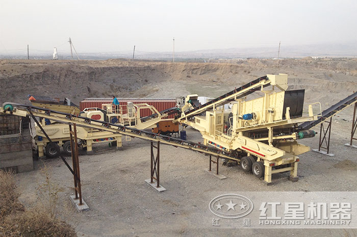 大型車載移動式粉石機作業(yè)現(xiàn)場 大型車載移動式粉石機作業(yè)現(xiàn)場