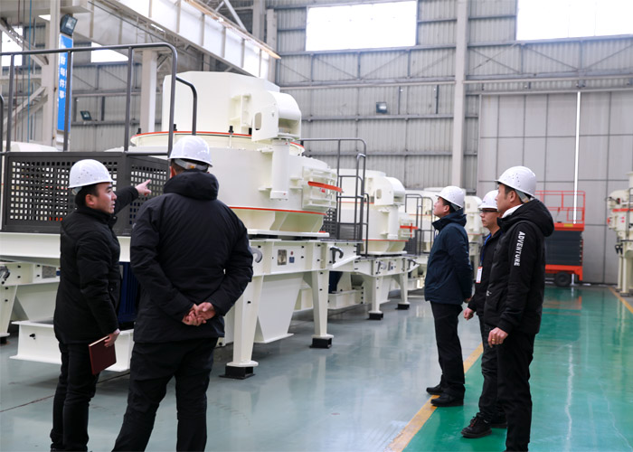 用戶來廠參觀鵝卵石打砂機(jī) 用戶來廠參觀鵝卵石打砂機(jī)