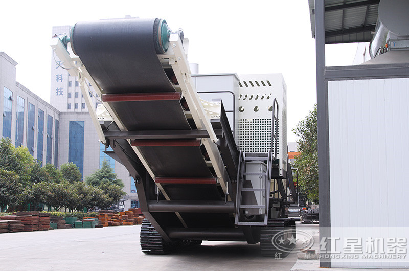 履帶式移動(dòng)錘式破碎機(jī)