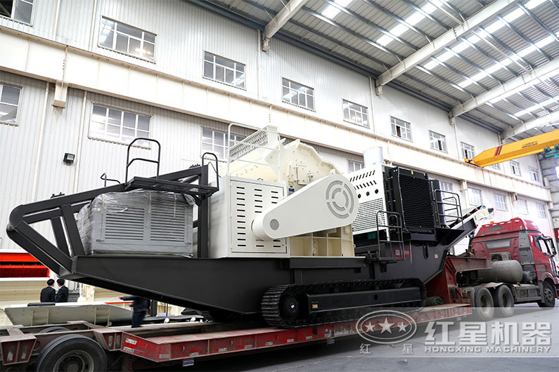 履帶式破碎機現(xiàn)場發(fā)貨圖