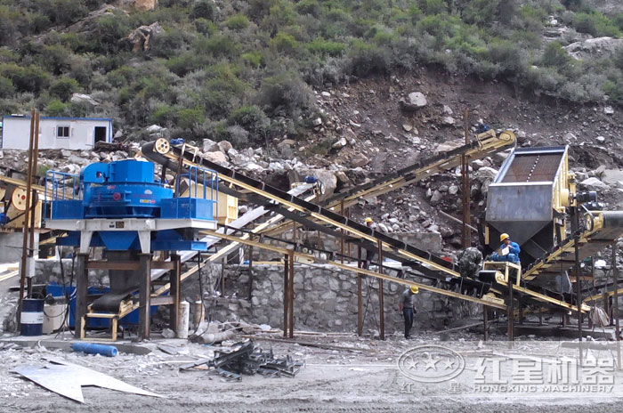 鵝卵石制砂現(xiàn)場圖 鵝卵石制砂現(xiàn)場圖