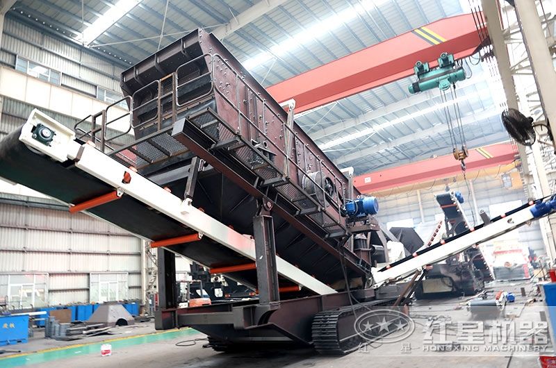 移動(dòng)磨砂機(jī)的鑄造車(chē)間