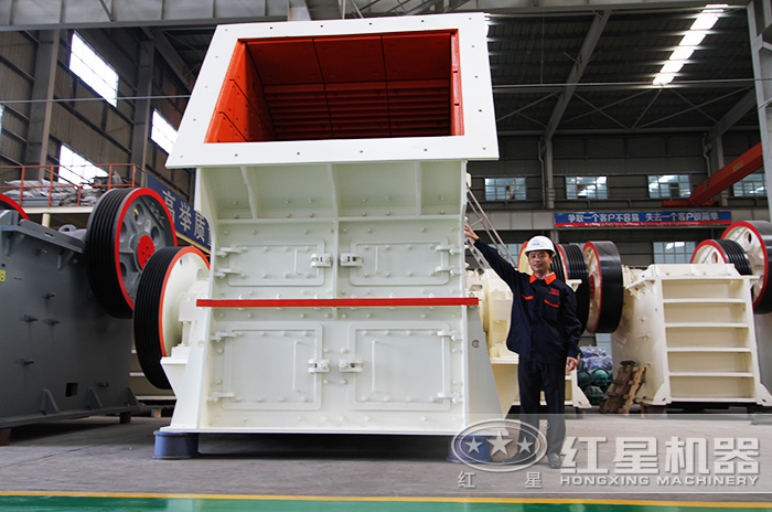 PCZ重錘式破碎機(jī)設(shè)備展示 PCZ重錘式破碎機(jī)設(shè)備展示