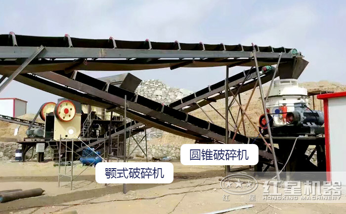 日產(chǎn)兩萬(wàn)噸碎石生產(chǎn)線作業(yè)現(xiàn)場(chǎng)