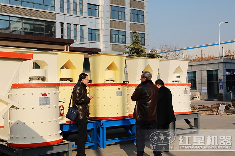 客戶到紅星機器廠參觀設備