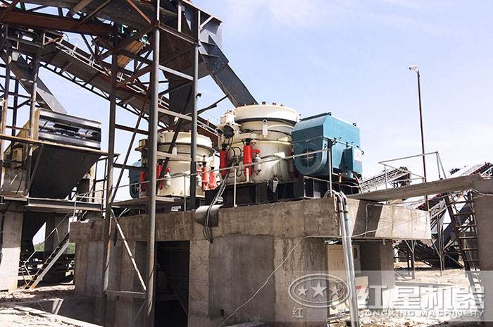 南陽時產(chǎn)800噸玄武巖加工作業(yè)現(xiàn)場 南陽時產(chǎn)800噸玄武巖加工作業(yè)現(xiàn)場