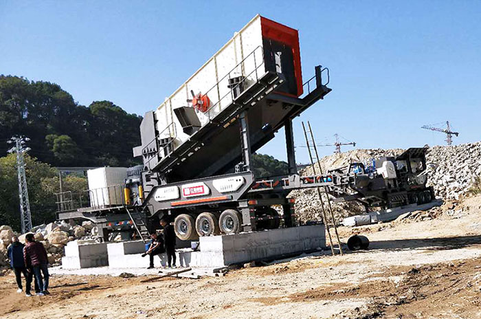 移動式破碎機(jī)安裝現(xiàn)場