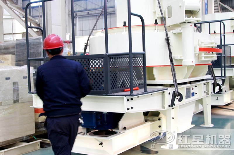 紅星機(jī)器河卵石打沙機(jī)生產(chǎn)車間 紅星機(jī)器河卵石打沙機(jī)生產(chǎn)車間