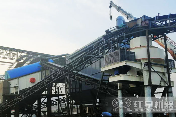 振動篩配置防塵罩的加工現(xiàn)場