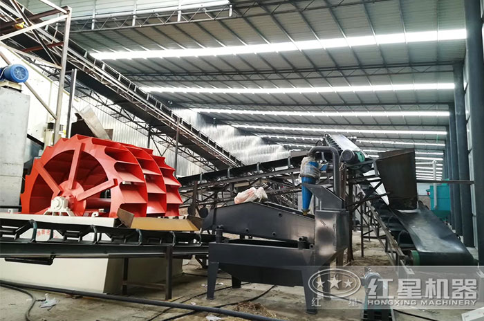 洗砂機現(xiàn)場作業(yè)