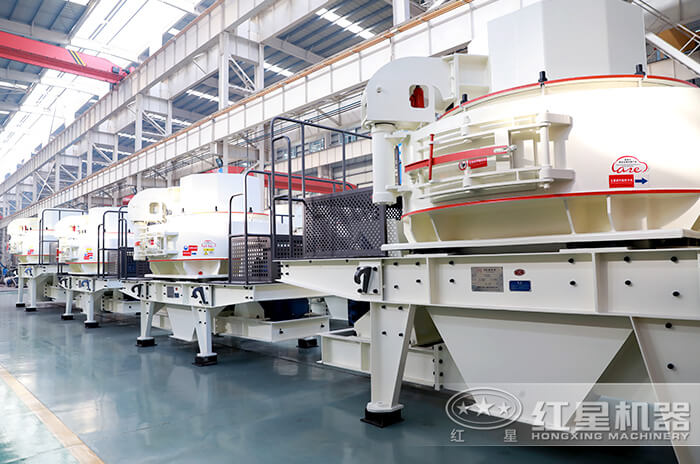 多種型號的沖擊式制砂機(jī) 多種型號的沖擊式制砂機(jī)