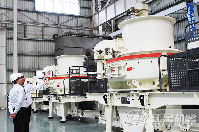 HVI沖擊式制砂機(jī)客戶到廠參觀考察 HVI沖擊式制砂機(jī)客戶到廠參觀考察