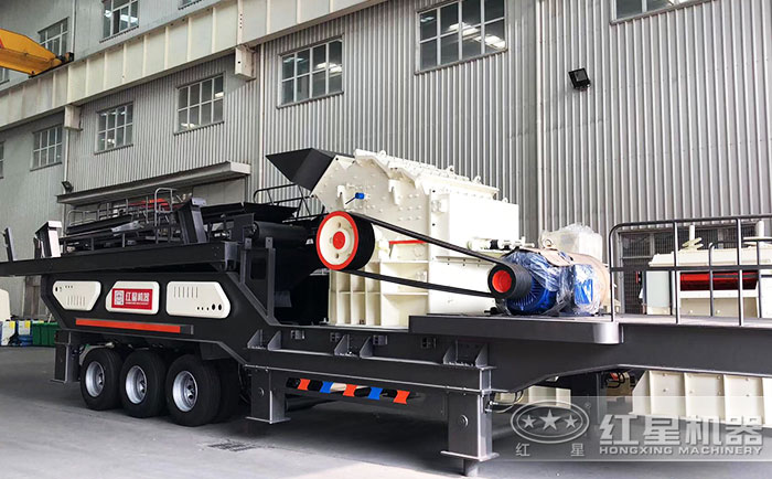 輪胎式移動(dòng)細(xì)碎機(jī)設(shè)備