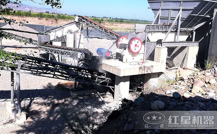 鄂破機加工現(xiàn)場 鄂破機加工現(xiàn)場