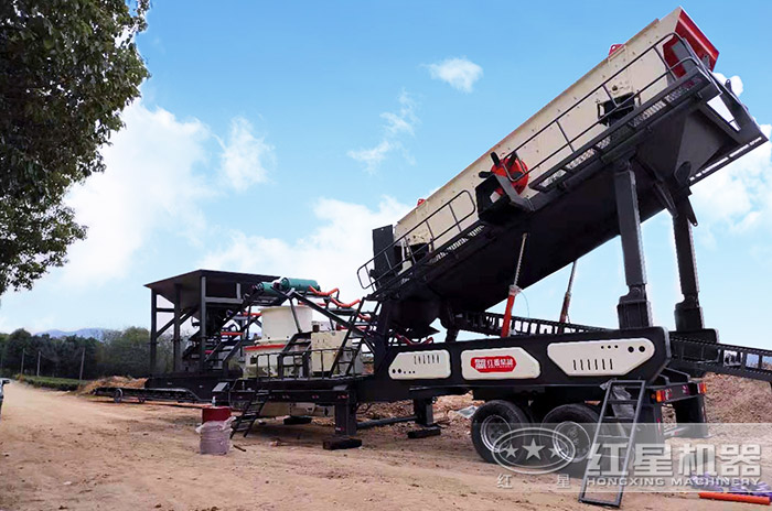 移動制沙一體機(jī)設(shè)備作業(yè)現(xiàn)場 移動制沙一體機(jī)設(shè)備作業(yè)現(xiàn)場