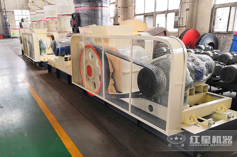 紅星對輥式制砂機(jī) 紅星對輥式制砂機(jī)