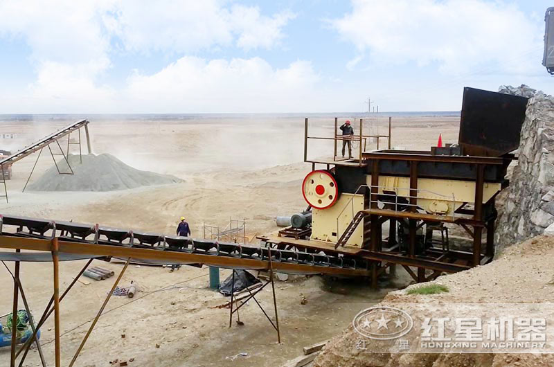 顎式粉碎生產(chǎn)現(xiàn)場(chǎng) 顎式粉碎生產(chǎn)現(xiàn)場(chǎng)