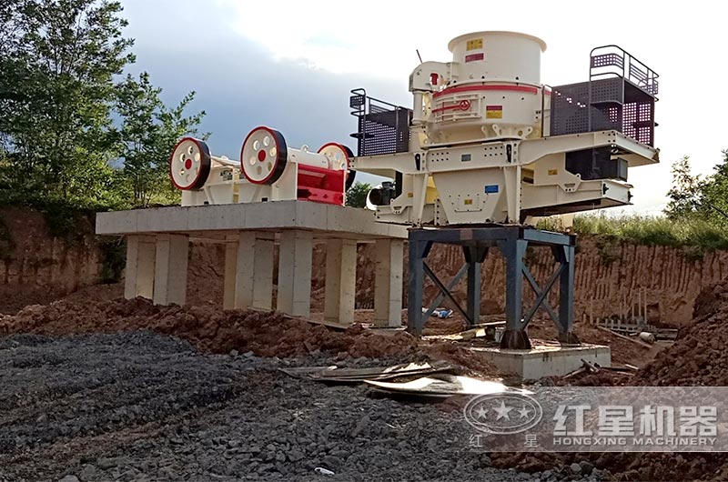 龍巖小型石料粉碎機(jī)生產(chǎn)線現(xiàn)場(chǎng)二 龍巖小型石料粉碎機(jī)生產(chǎn)線現(xiàn)場(chǎng)二