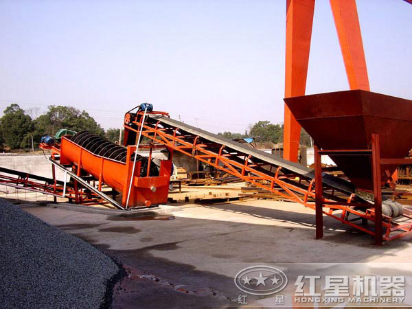 雙螺旋洗砂機_單螺旋洗砂機清洗現(xiàn)場