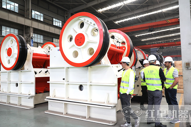 大破碎比的顎式破碎機時產(chǎn)量高，物料銷售利潤高