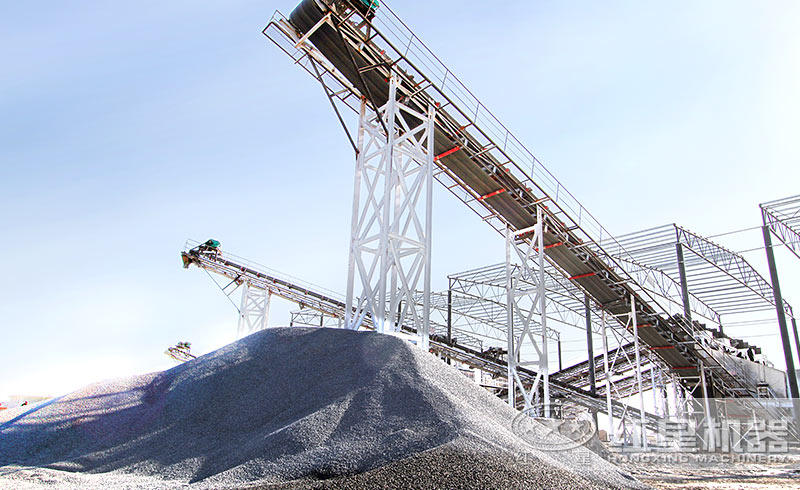 大型巖石破碎機(jī)生產(chǎn)現(xiàn)場