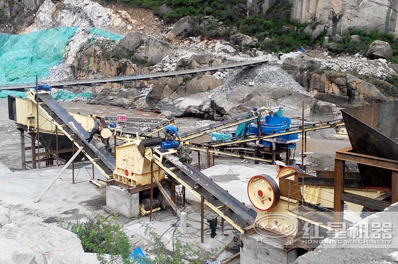 傳統(tǒng)制砂機作業(yè)現(xiàn)場 傳統(tǒng)制砂機作業(yè)現(xiàn)場